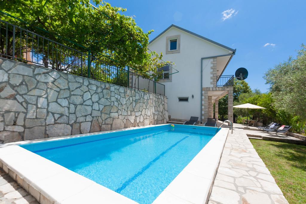 Olive Tree Villa تْشيرسيك نوفي المظهر الخارجي الصورة